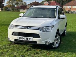 White Used 2014 Mitsubishi Outlander SUV | £6,810 (Fair price)