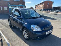 Blue Used 2005 Toyota Yaris Hatchback | £1,695 (Fair price)