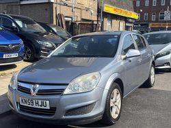 Silver Used 2009 Vauxhall Astra Club Hatchback | £1,295 (A bit pricey)