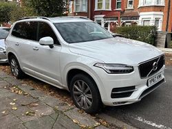 White Used 2017 Volvo XC90 Momentum SUV | £23,290 (Fair price)