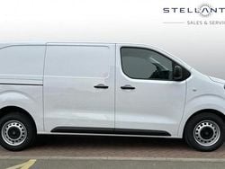 White New 2024 Citroën Dispatch MPV | £19,995 (Fair price)