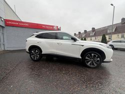 White New 2025 MG HS SE SUV | £25,950 (Good price)