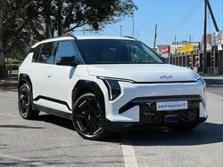White New 2025 Kia EV3 GT-Line SUV | £34,991 (Fair price)