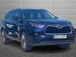 Obsidian blue Used 2022 Toyota Highlander SUV | £36,849 (Fair price)