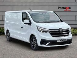 White New 2025 Renault Trafic Van | £38,865