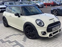 White Used 2018 Mini Cooper S Hatch Hatchback | £14,900 (Fair price)