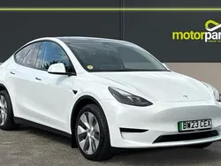 Pearl white multicoat Used 2023 Tesla Model Y SUV | £23,700 (Fair price)