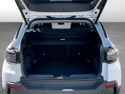 White Used 2025 Jeep Avenger Summit SUV | £26,910 (Fair price)