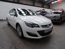 White Used 2013 Vauxhall Astra Hatchback | £4,485 (Fair price)
