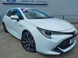 White Used 2019 Toyota Corolla Hatchback | £17,400 (Fair price)