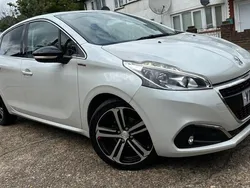 White Used 2015 Peugeot 208 GT-line Hatchback | £4,995 (Good price)