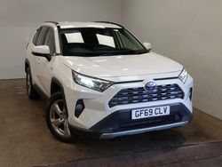 White Used 2019 Toyota RAV4 Hybrid Design SUV | £21,298 (Fair price)