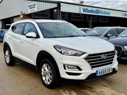 White Used 2019 Hyundai Tucson SE SUV | £11,450 (Fair price)