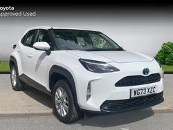 Pure white Used 2023 Toyota Yaris Hybrid | £17,690 (Fair price)