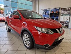 Red Used 2016 Nissan Qashqai N-Connecta SUV | £7,000 (Fair price)