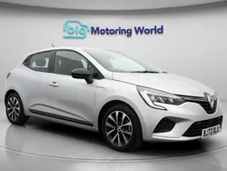 Silver Used 2022 Renault Clio V Evolution Hatchback | £12,575 (Good price)