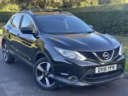 Black Used 2016 Nissan Qashqai N-Connecta SUV | £7,990 (Good price)