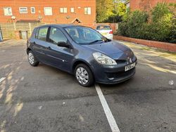 Blue Used 2006 Renault Clio II Expression Hatchback | £800 (Good price)
