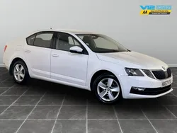White Used 2017 Skoda Octavia SE Hatchback | £9,295 (Fair price)
