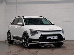 White Used 2024 Kia Niro 3 SUV | £28,498 (A bit pricey)