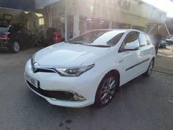 White Used 2017 Toyota Auris Hybrid Hatchback | £11,989 (Fair price)