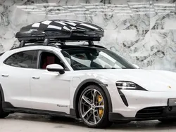 White Used 2022 Porsche Taycan Cross Turismo Sedan | £52,489 (Fair price)