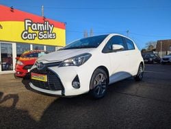 White Used 2015 Toyota Yaris Hatchback | £5,695 (Fair price)