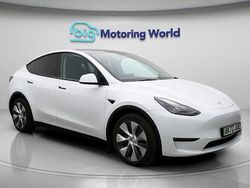 White Used 2022 Tesla Model Y Long Range AWD SUV | £21,600 (Fair price)