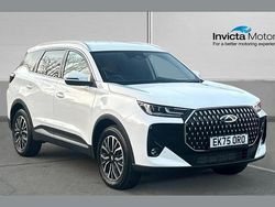 Black New 2025 Chery Tiggo 7 SUV | £24,000 (Super price)