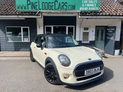 White Used 2016 Mini Cooper Hatch Hatchback | £7,349 (Fair price)