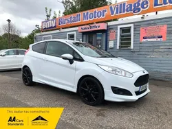 White Used 2013 Ford Fiesta Zetec Hatchback | £4,295 (Fair price)