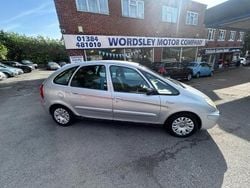 Metallic silver Used 2009 Citroën Xsara Picasso MPV | £1,999 (A bit pricey)