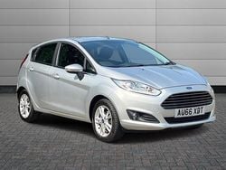 Silver Used 2016 Ford Fiesta Zetec Hatchback | £5,990 (Good price)