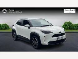 White Used 2022 Toyota Yaris Hybrid Design Hatchback | £20,279 (Expensive)