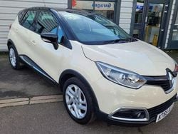 Cream/black Used 2016 Renault Captur Dynamique SUV | £8,995 (Good price)
