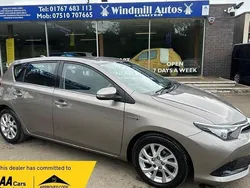 Bronze Used 2016 Toyota Auris Hybrid Business Edition Hatchback | £11,450 (Fair price)