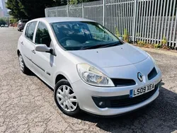 Silver Used 2009 Renault Clio II Expression Hatchback | £1,995 (Super price)