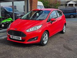 Red Used 2013 Ford Fiesta Zetec Hatchback | £5,499 (Fair price)