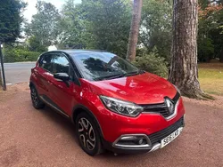 Red Used 2015 Renault Captur Signature SUV | £5,100 (A bit pricey)