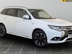 White Used 2018 Mitsubishi Outlander P-HEV Estate | £11,595 (Fair price)