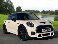 White Used 2019 Mini Cooper S Hatch Hatchback | £13,595 (Fair price)