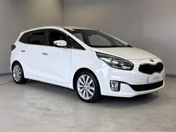 White Used 2015 Kia Carens 3 MPV | £7,995 (Fair price)