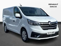 Glacier white Used 2024 Renault Trafic Van | £21,000 (Good price)