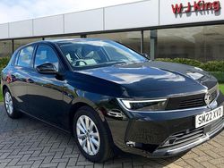 Black Used 2022 Vauxhall Astra Design Edition Hatchback | £15,395 (Fair price)