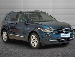 Nightshade blue Used 2022 VW Tiguan Life SUV | £18,850 (Fair price)