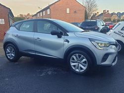 Grey Used 2020 Renault Captur Play SUV | £8,995 (Good price)
