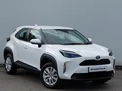 White Used 2022 Toyota Yaris Hybrid Estate | £17,498 (Good price)