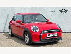 Chili red Used 2022 Mini Cooper Classic Hatchback | £19,095 (Fair price)