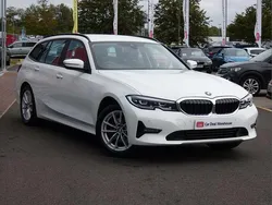 White Used 2020 BMW 320 Comfort Edition Estate | £23,699 (Fair price)