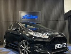 Black Used 2015 Ford Fiesta ST-Line Hatchback | £5,495 (Fair price)